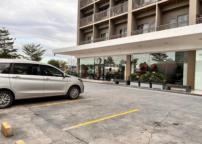 Aparthotel Yam Staycation Shore Residences 4*